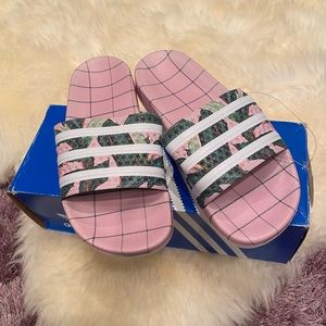 NWT WOMENS Adidas ADILETTE FARM Pink, Tropical Rainforest style#: B28006